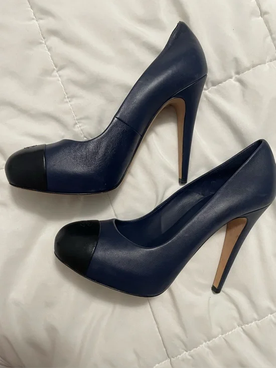 CHANEL Navy Leather Pumps with Black Cap Toe