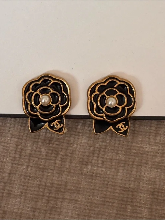 Authentic CHANEL 2001 black gold camellia mini clip on earrings