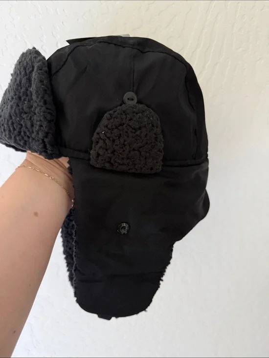 🆕 Black Faux Shearling Trapper Hat