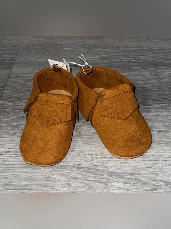 Old Navy Tan Brown Unisex Faux-Suede Moccasin Booties Size 12-18 Months