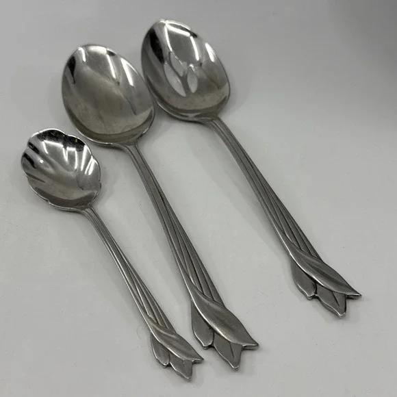 Oneida LEANDER Stainless 3 Pc Serving Spoon Utensils Heirloom Glossy 8.5