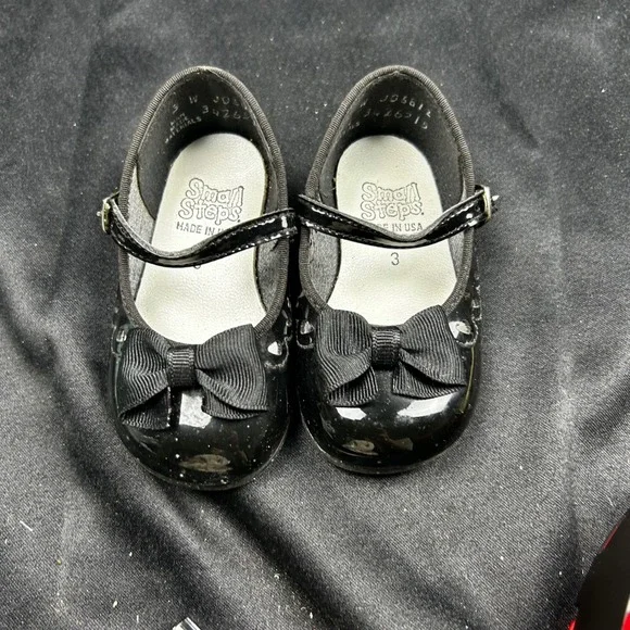 Small Steps Baby Girls Black Patent Mary Jane Dress Shoes Bow Heart Size 3 W