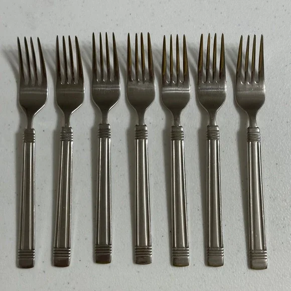 J.A. Henckels International Savant 7.25