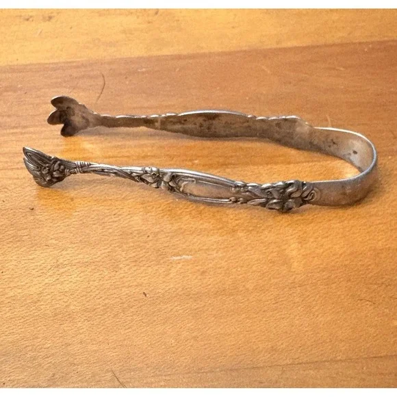 International Silver Frontenac Bon Bon Tongs Sterling Silver 1903 Art Nouveau