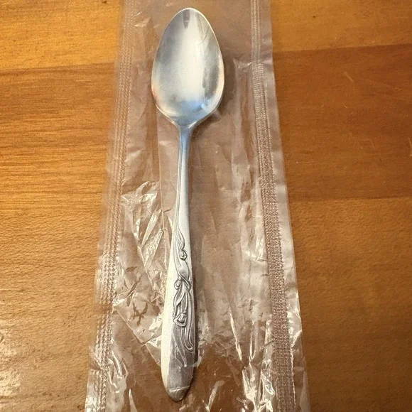 Vintage Oneida Cherie Demitasse Spoon NOS Sealed Silverplate 1957 MCM 4.5