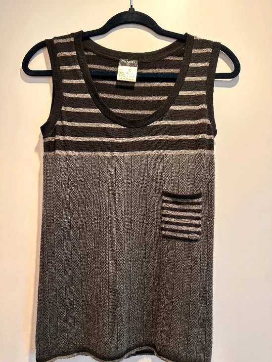 CHANEL vest- 100% Cashmere- size 34/US 2