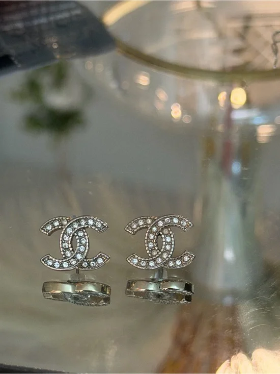 CHANEL gold and Crystal Earrings