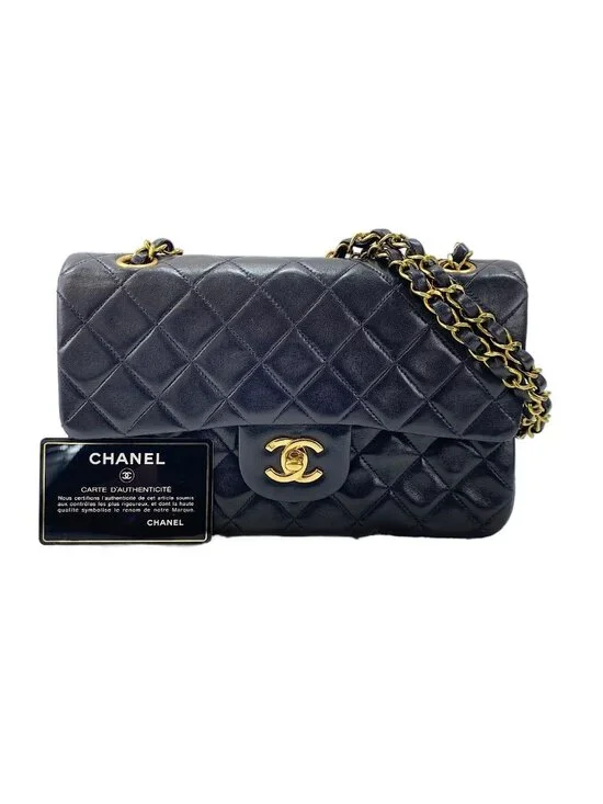Chanel Shoulder Bag Quilted 23