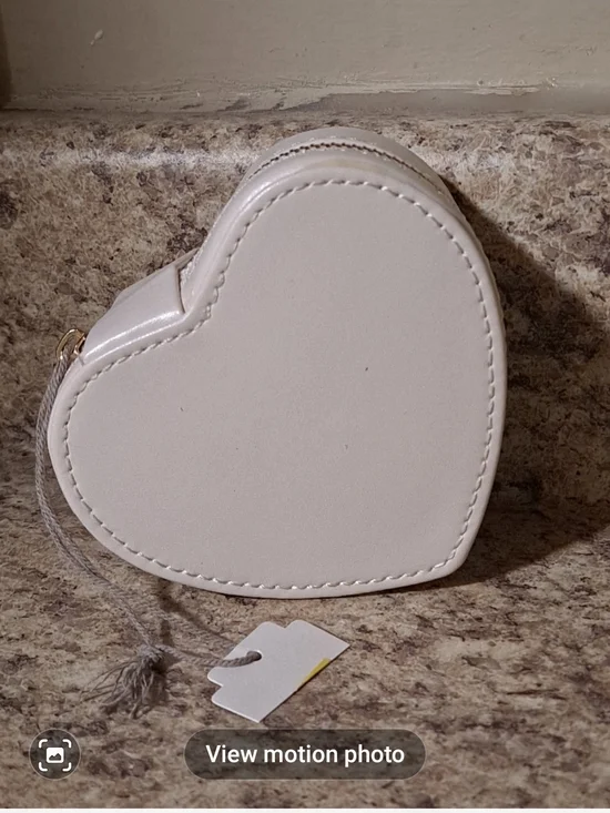 Heart-Shaped Cream Wristlet Bag - Unbranded
