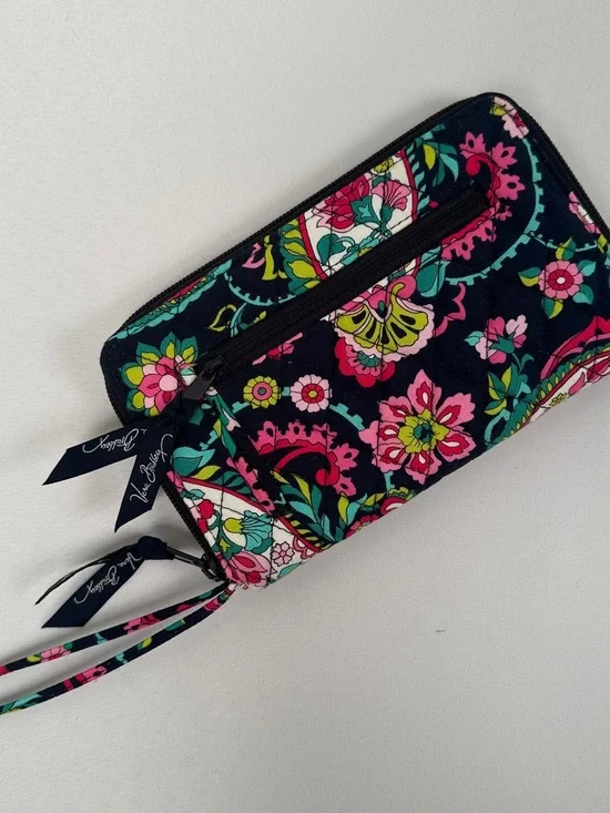 Vera Bradley NWOT Navy Quilted Floral Wristlet Retired Petal Paisley NEW