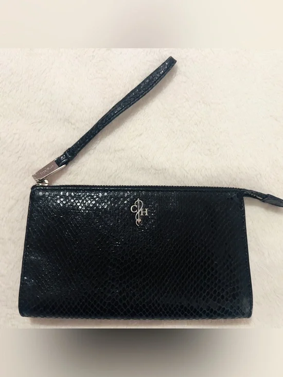 💚 Cole Haan Black Leather Wristlet Silver Hardware🩷