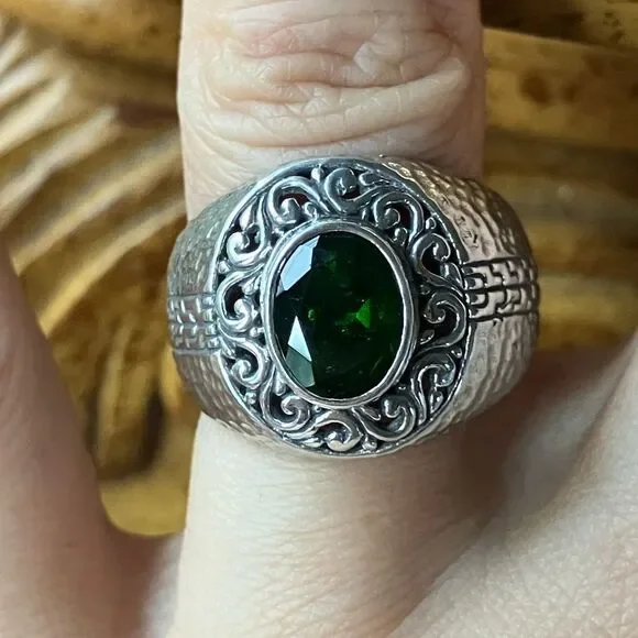 Natural Chrome Diopside Sterling Silver Hammered Ring Size 8