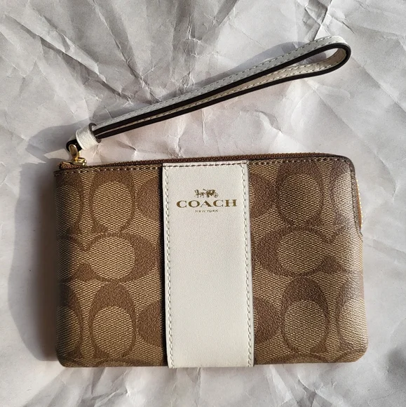 Coach Womens Khaki Chalk Corner Zip Wristlet In Signature Canvas
