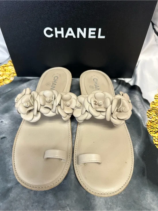 CHANEL Beige Camellia Leather Slide Sandals size 8.5