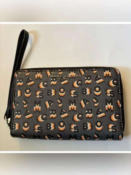 Rare~Marc Jacobs Original Logo Monogram Leather Wristlet ~ Exellent