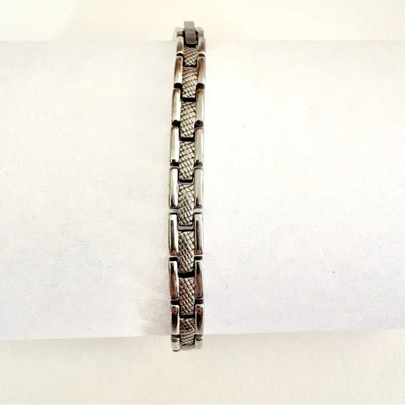 Stainless steel textured bracelet