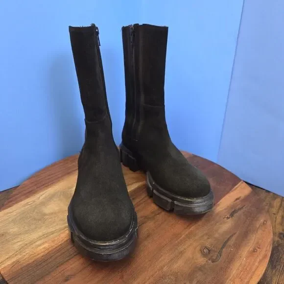 FREE PEOPLE Brooks Chelsea Boots Women's 9 (EU39) Black Suede Lug Sole