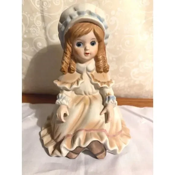 Vintage Brinns Little Girl Figurine‎
