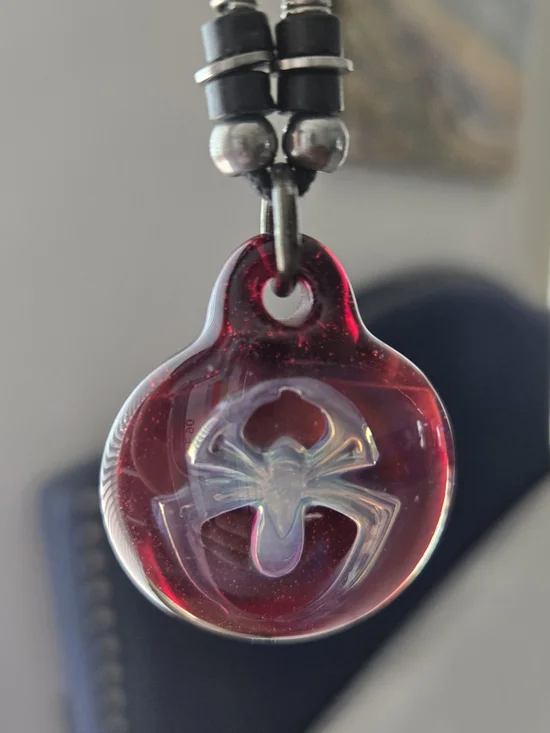 Custom Hand-blown Borosilicate Glass Spider-man Pendant Necklace-red Glitter Orb