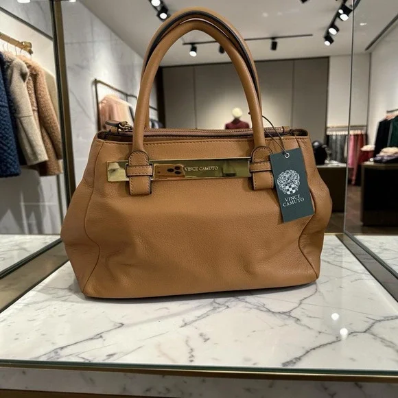 Vince Camuto Jace Shopper Leather Oak ‎ Double Handle Gold Trim Logo Classic NWT