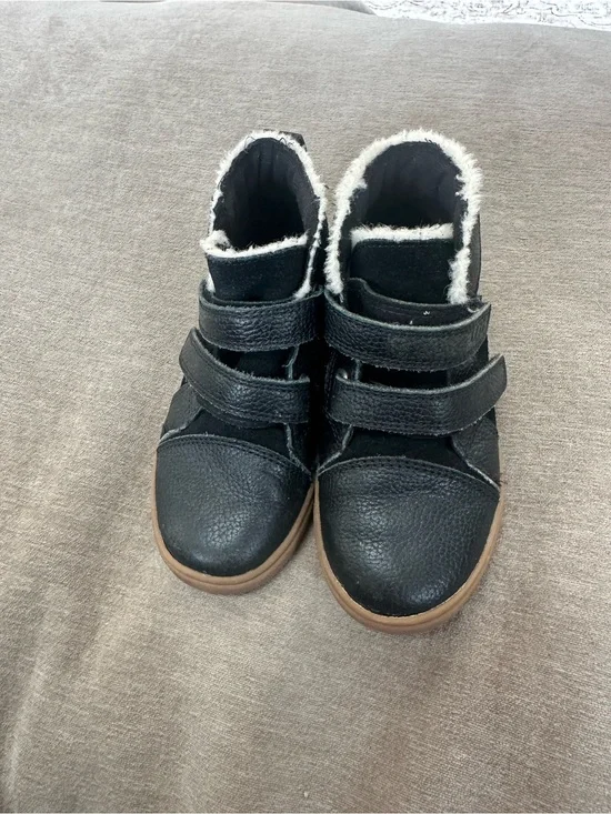 UGG Kids Black Faux-Shearling High-Top Boots with Tan Sole