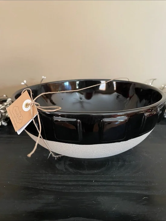 NWT Mud Pie Speckled Cream/Black Stone Salad/Serving Bowl - 10”x4”