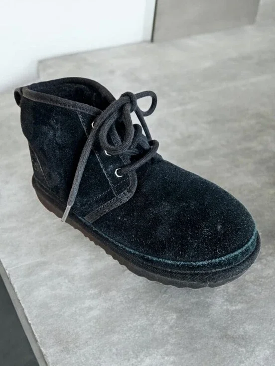 UGG Neumel II Chukka Boots Kids 1 Ankle Suede Wool Lined Lace Up Black Cozy