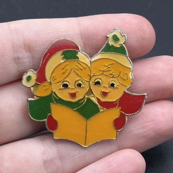Children Caroling Christmas Holiday Lapel Hat Pin