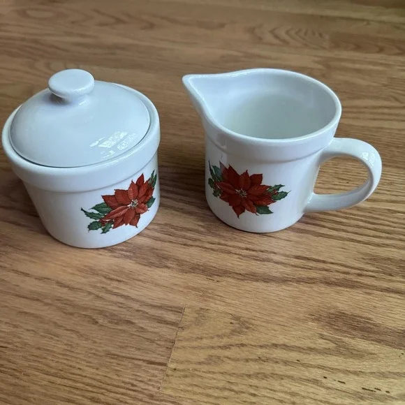 Hallmark Creamer & Sugar‎ Bowl Poinsettia Christmas Vintage Discontinued