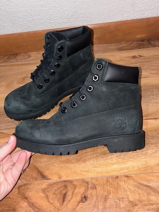 Timberland Boys 6-Inch Premium Waterproof Boots - size 4, also fits women 5.5