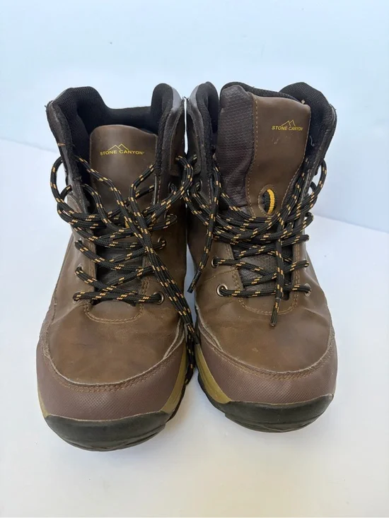 Stone Canyon Boy’s Hiking Boot (Size 6)