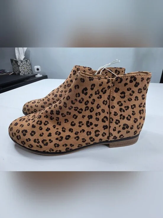 NWT Girls' Opal Leopard Print Zipper Booties Brown Size 4 Cat & Jack 3991-