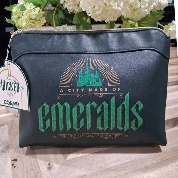 Conair Wicked A City Made of Emeralds Green Makeup Bag Travel Pouch Loofahs New