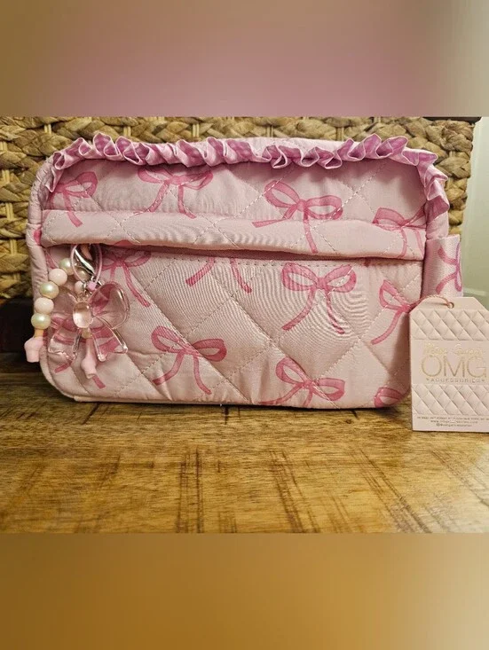 NWT Miss Gwen's OMG Accessories Pink Bow Quilted Pouch Cosmetic Bag