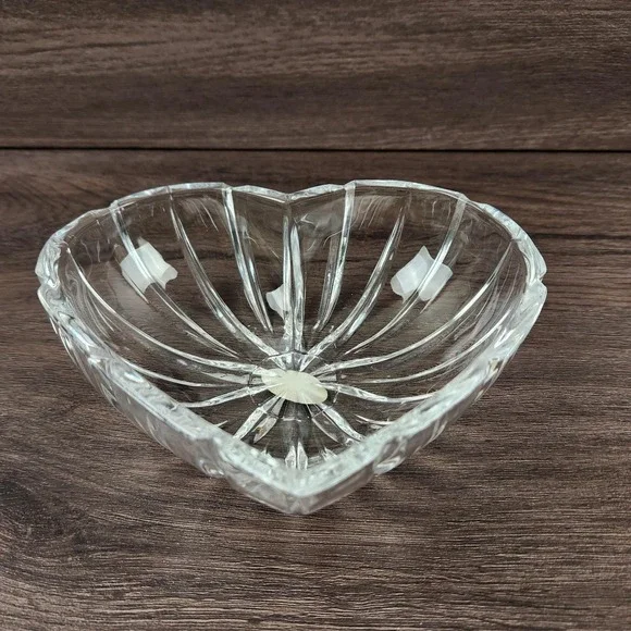 Vintage‎ Crystal Heart Bowl Small Clear Ribbed 24% Lead Glass USA Trinket Dish