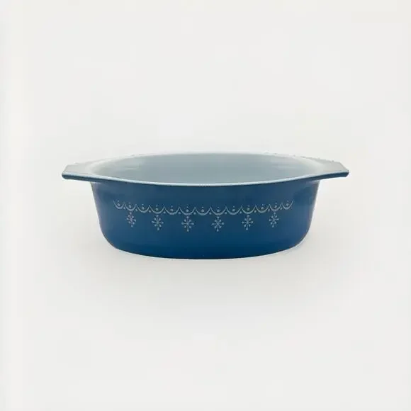 Vintage PYREX Snowflake Garland 043 Casserole dish, 1 1/2 qt.,NO LID
