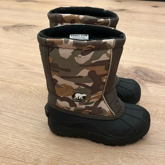 Sorel Kids Size 2 Camo Waterproof Insulated Winter Snow Boots