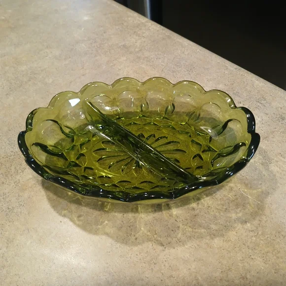 🧹Anchor Hocking Advacodo Green Scalloped Dish