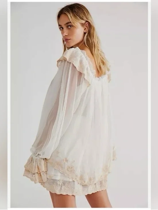 NWOT Free People Butterfly Fields Embroidered Sheer Tunic Top Size XS Z575