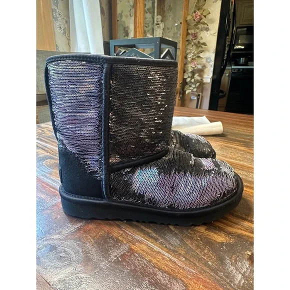 UGG Kids Classic Short Sequin Black Iridescent Aqua Purple Boots 1138233K Size 2