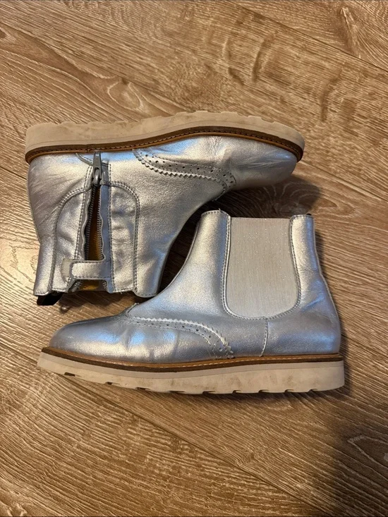 Young soles Kids Silver Chelsea Boots with Side Zip