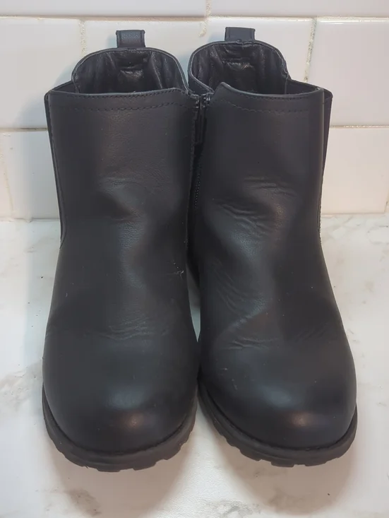 KIDS BOOTS