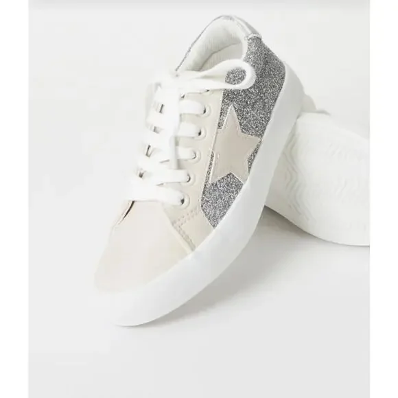 FabKids Silver Glitter Star Sneakers Size 4