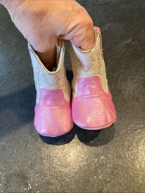Girls Rising Star cream pink cowboy boots size 6-9 months