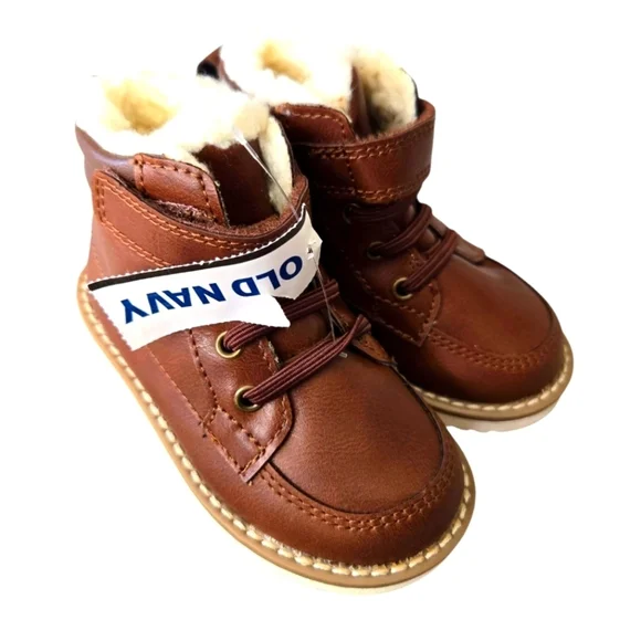 NWT Old Navy Kids Brown Boots Size 6