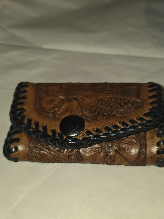 New,Hand-Tooled Floral With Horse Leather Snap Key Holder in Brown With Black