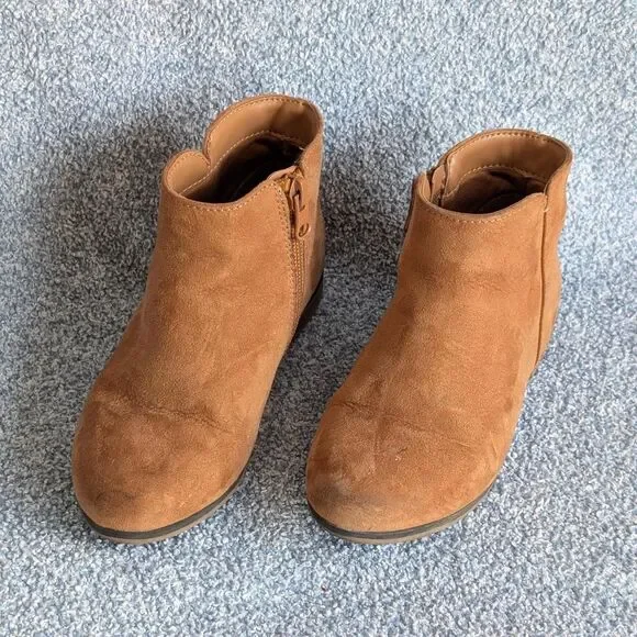 Cat & Jack Girls Size 11 Brown Faux Suede Side Zip Penelope Ankle Boots