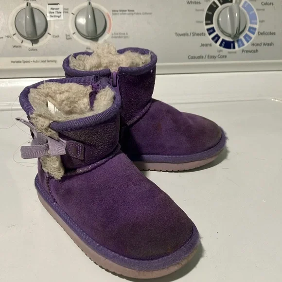 Koolaburra Uggs toddler 9 Purple Suede Fur-Lined Boots
