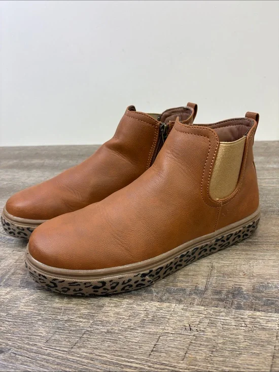 Lands’ End Youth Chelsea Ankle Boots Brown Leopard Sole Side Zip Size 6
