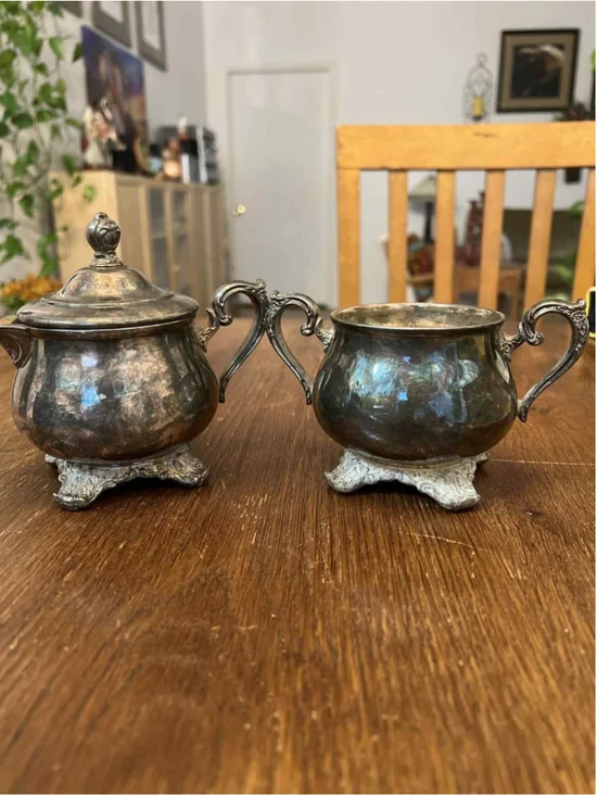 Wm Rogers & Son Victorian Rose Silverplate Sugar Bowl & Creamer Set 1904EUC